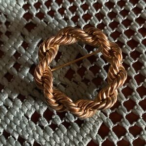 12K Gold Plated Vintage Rhythm Brooch Rare find